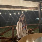 Neo laureata con il massimo della votazione impartisce lezioni per studenti di liceo